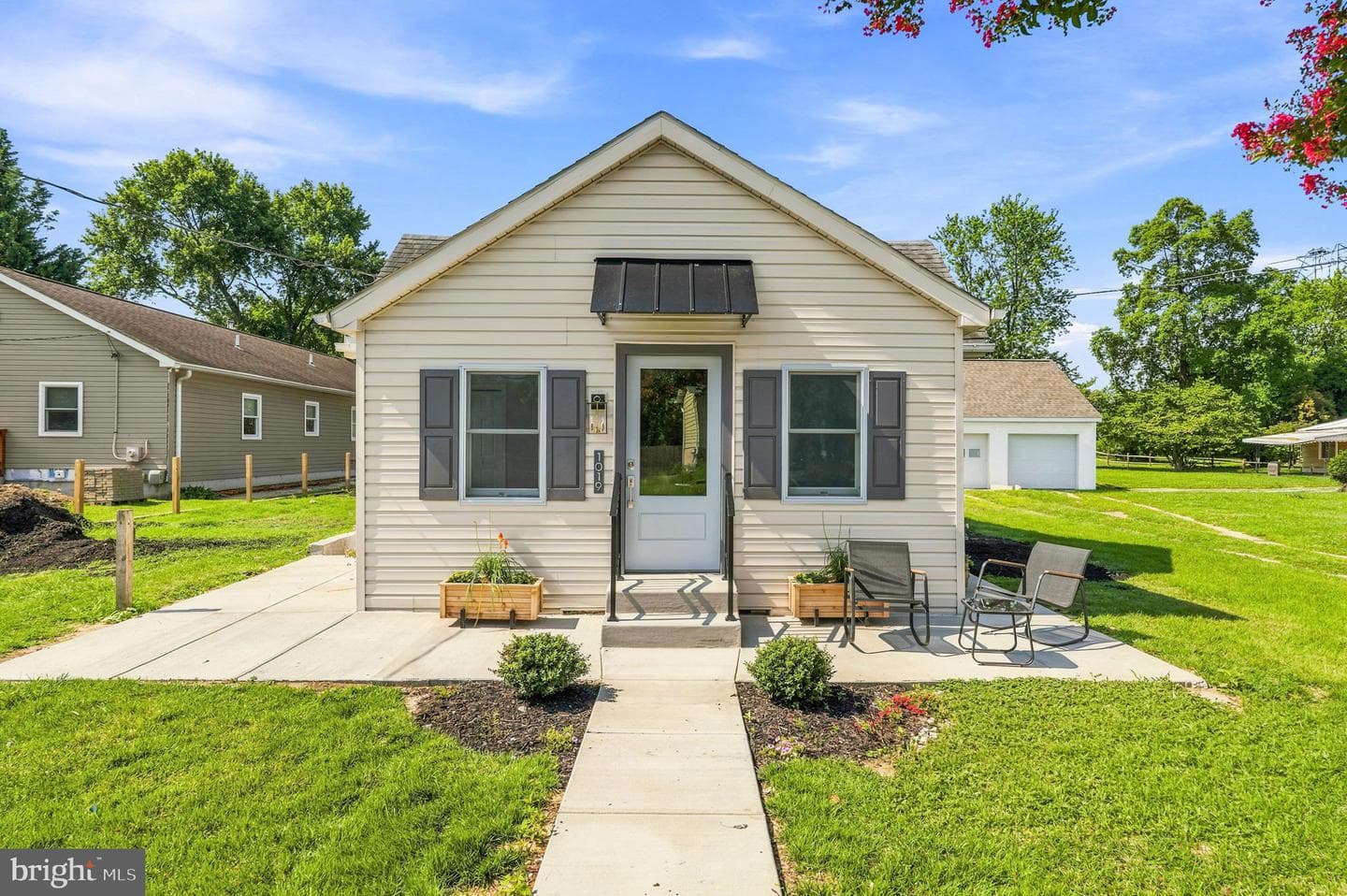 1019 Shoreland Drive photo 3