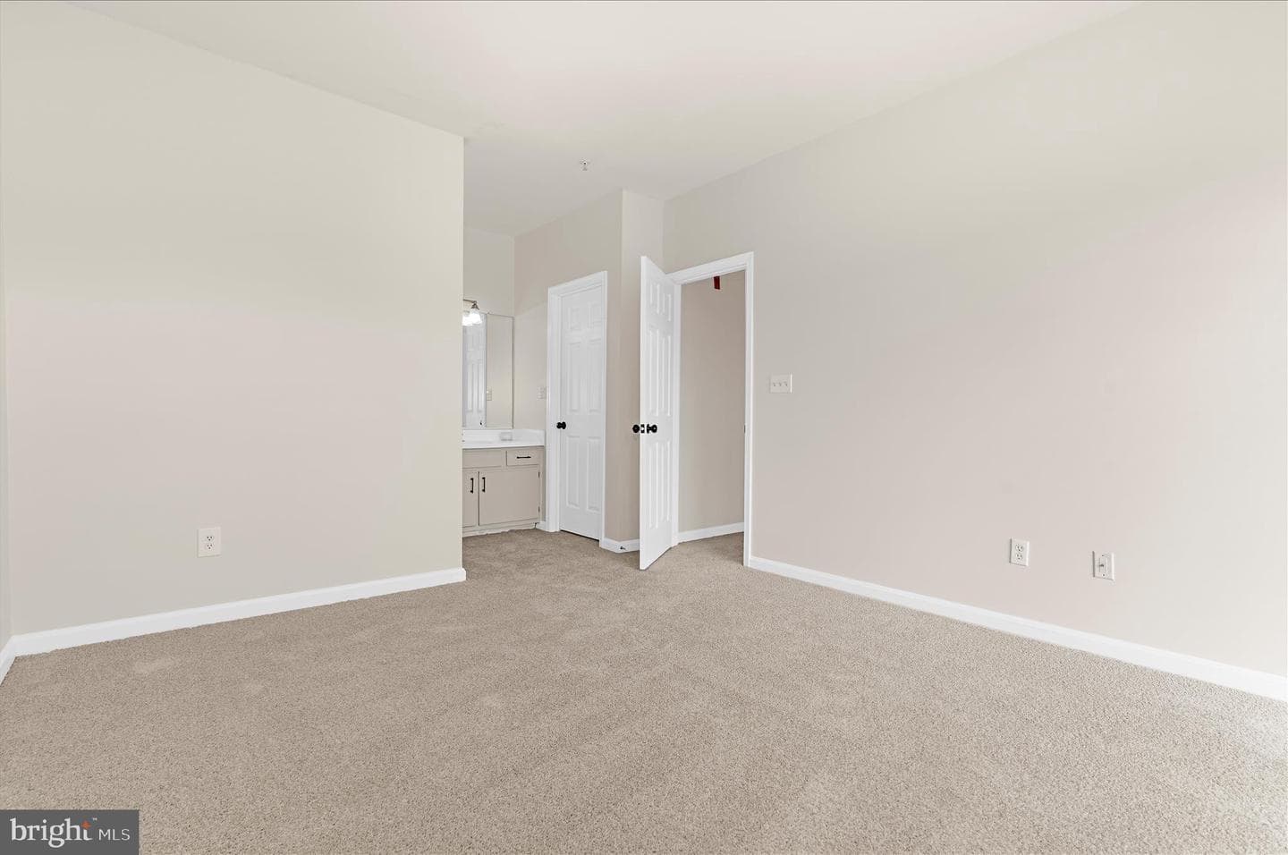 601 Forest Walk Lane #204 photo 20