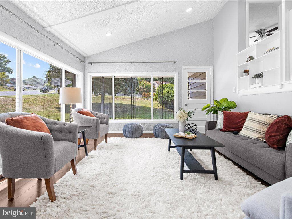102 Shelly Road photo 4
