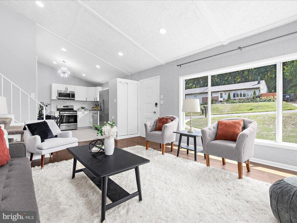 102 Shelly Road photo 6