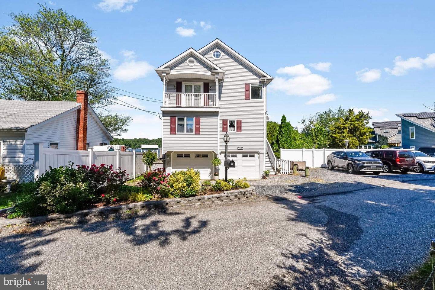 684 N Riverside Drive photo 31
