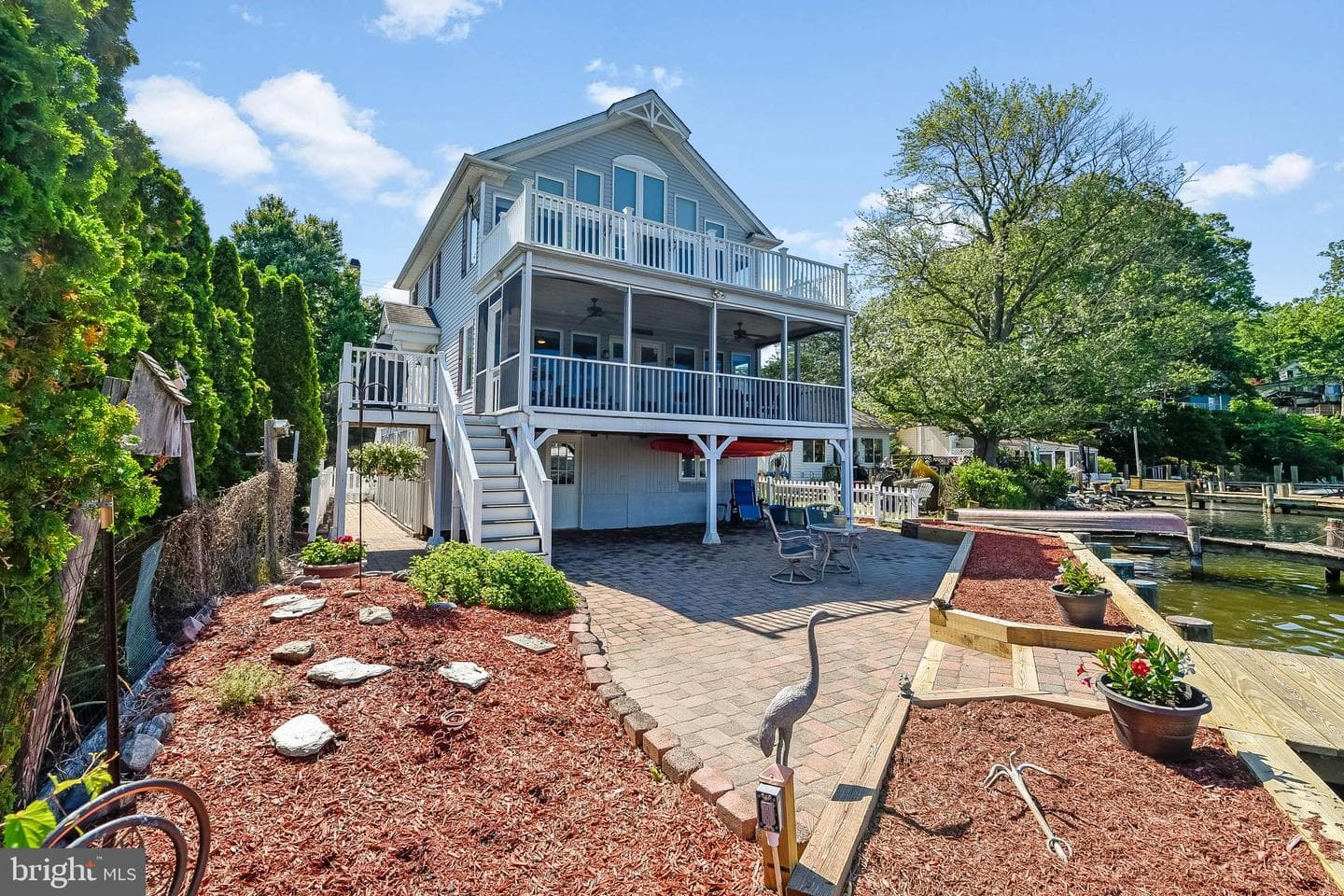 684 N Riverside Drive photo 33