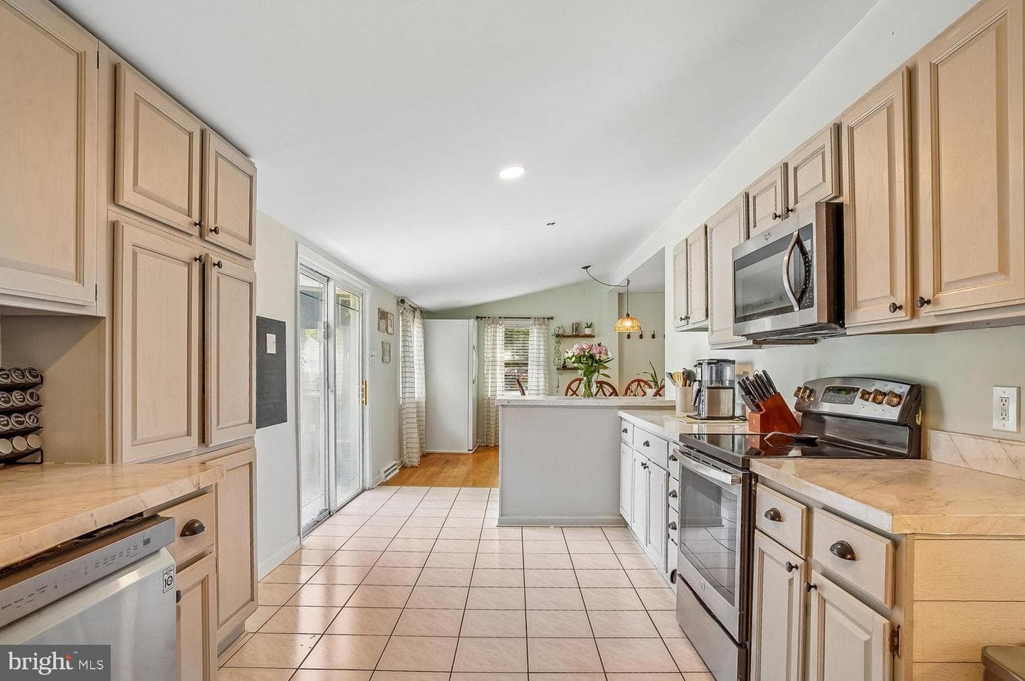 1217 Pine Avenue photo 12