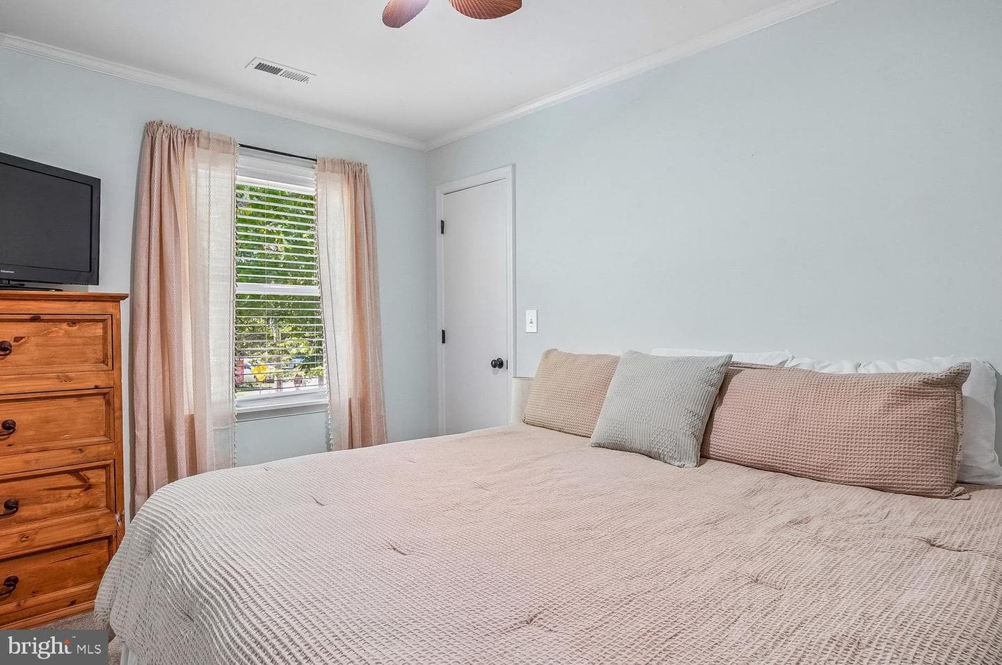 1217 Pine Avenue photo 47