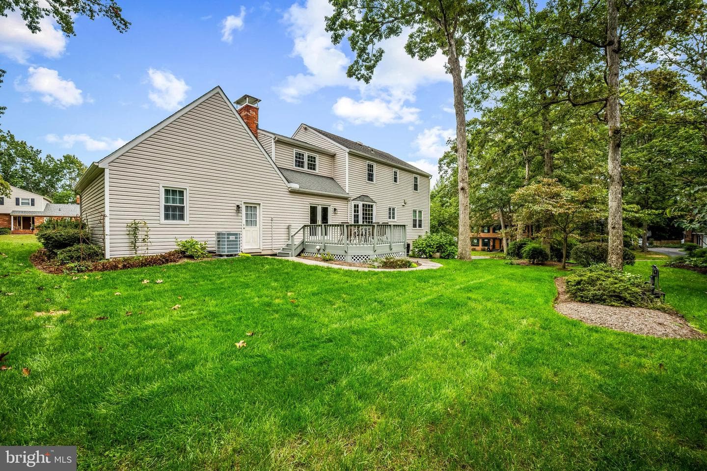 467 Yorkshire Drive photo 39