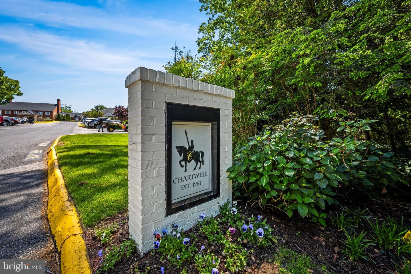 467 Yorkshire Drive photo 49