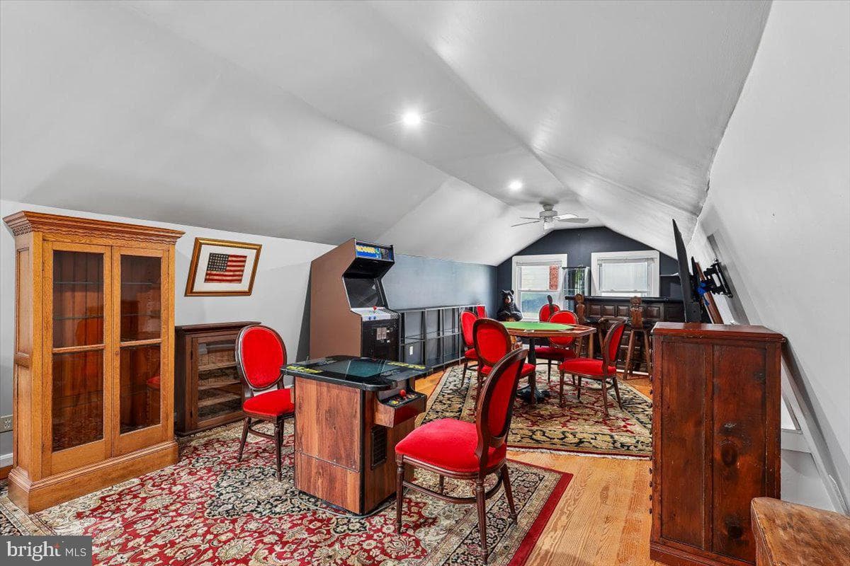 12 Linden Avenue photo 46