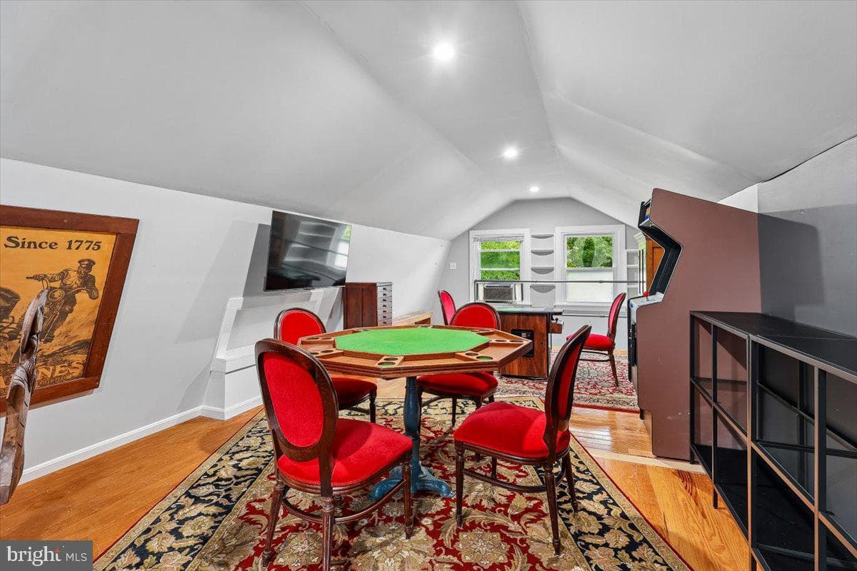 12 Linden Avenue photo 47