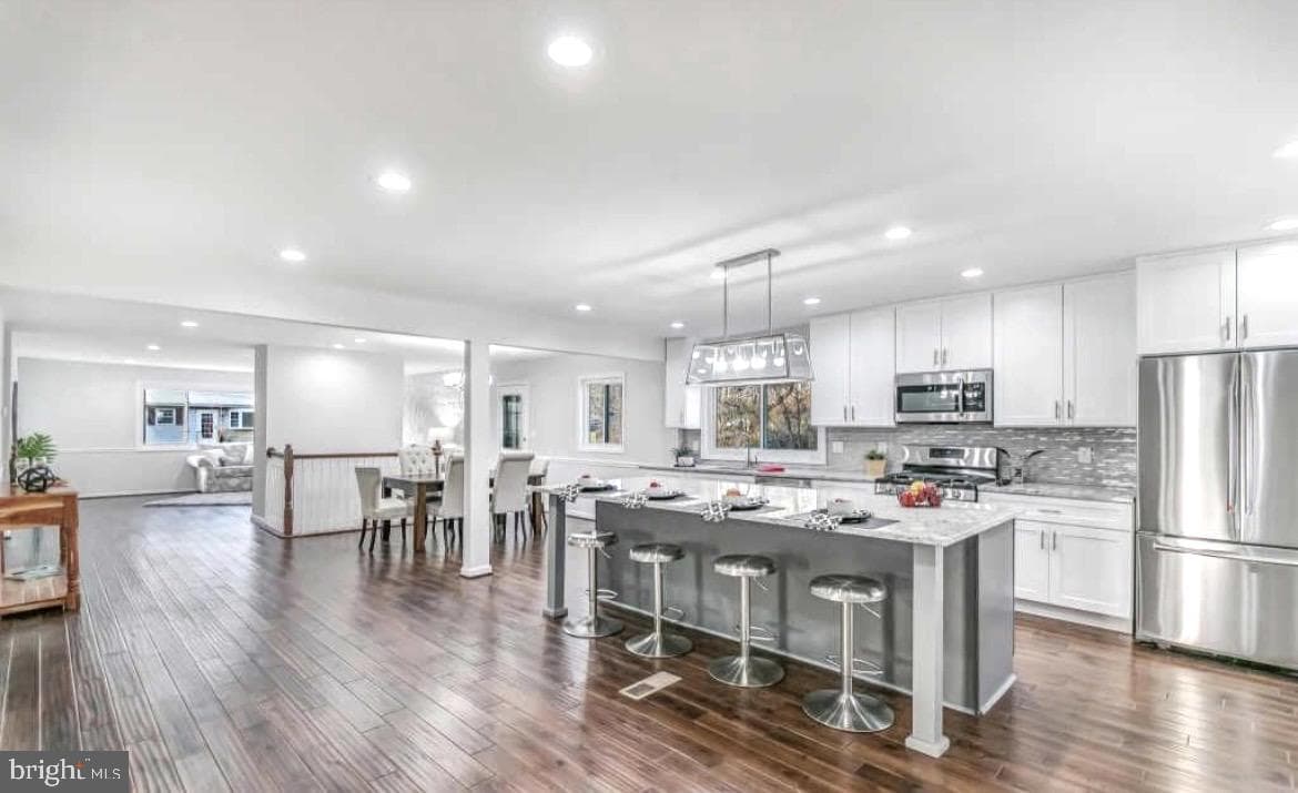 227 Easton S, Laurel