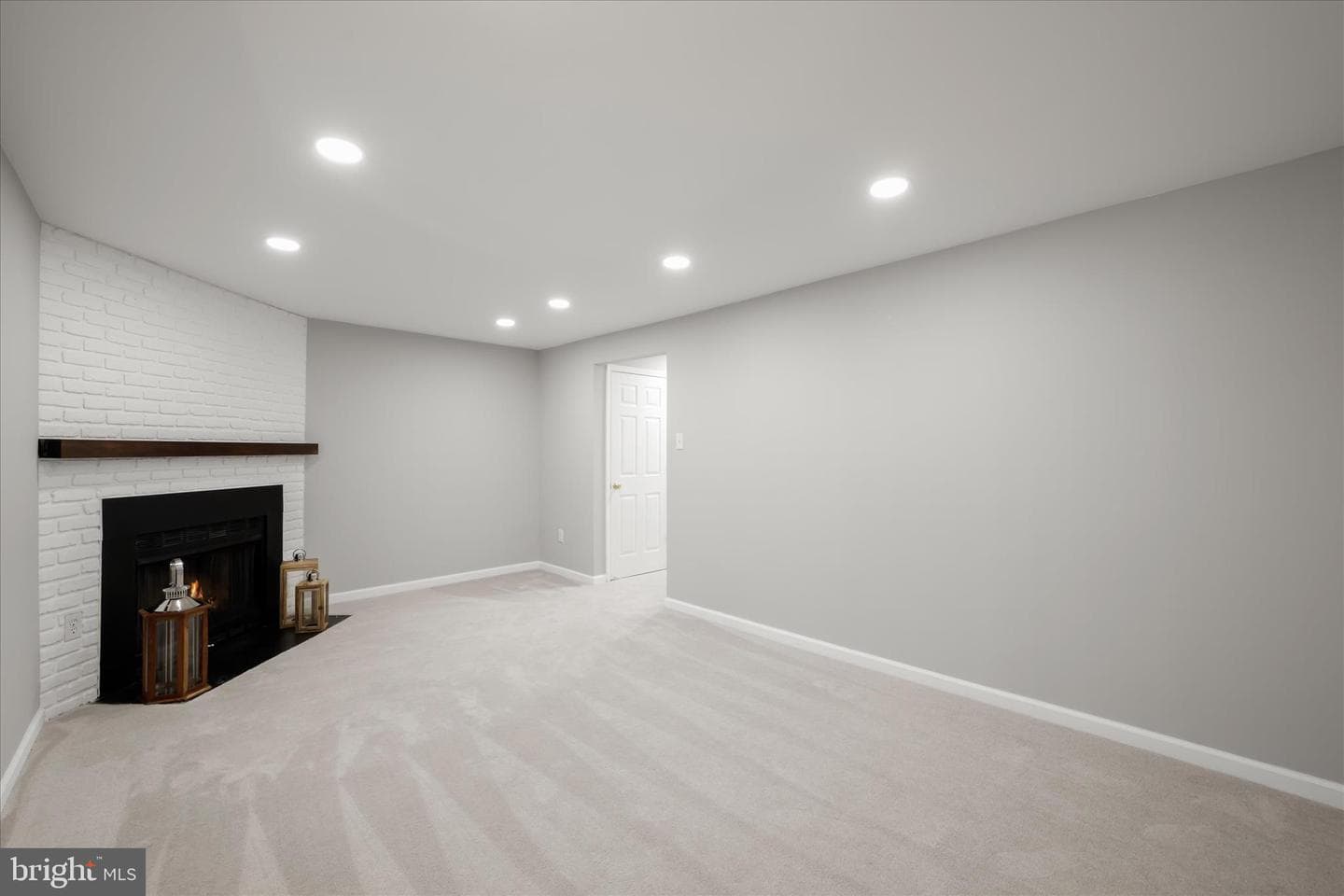 1764 Castleford Square photo 29