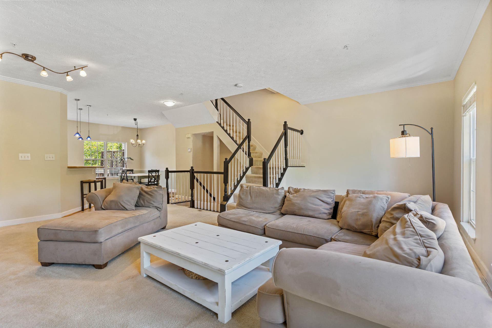 1369 Escapade Court photo 8