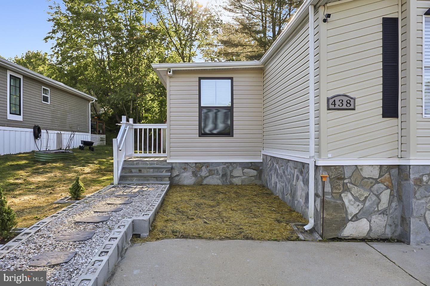 438 Sarah Anne Drive photo 3