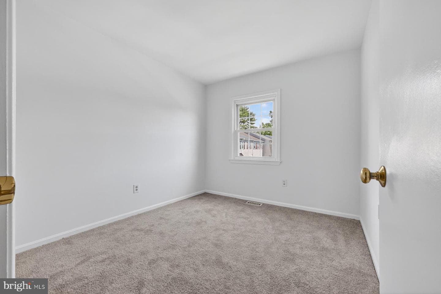 1610 E Bancroft Lane photo 28