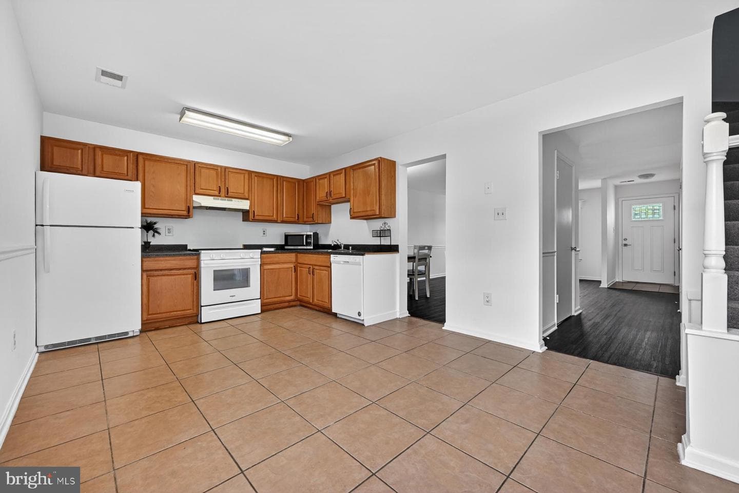 1610 E Bancroft Lane photo 6