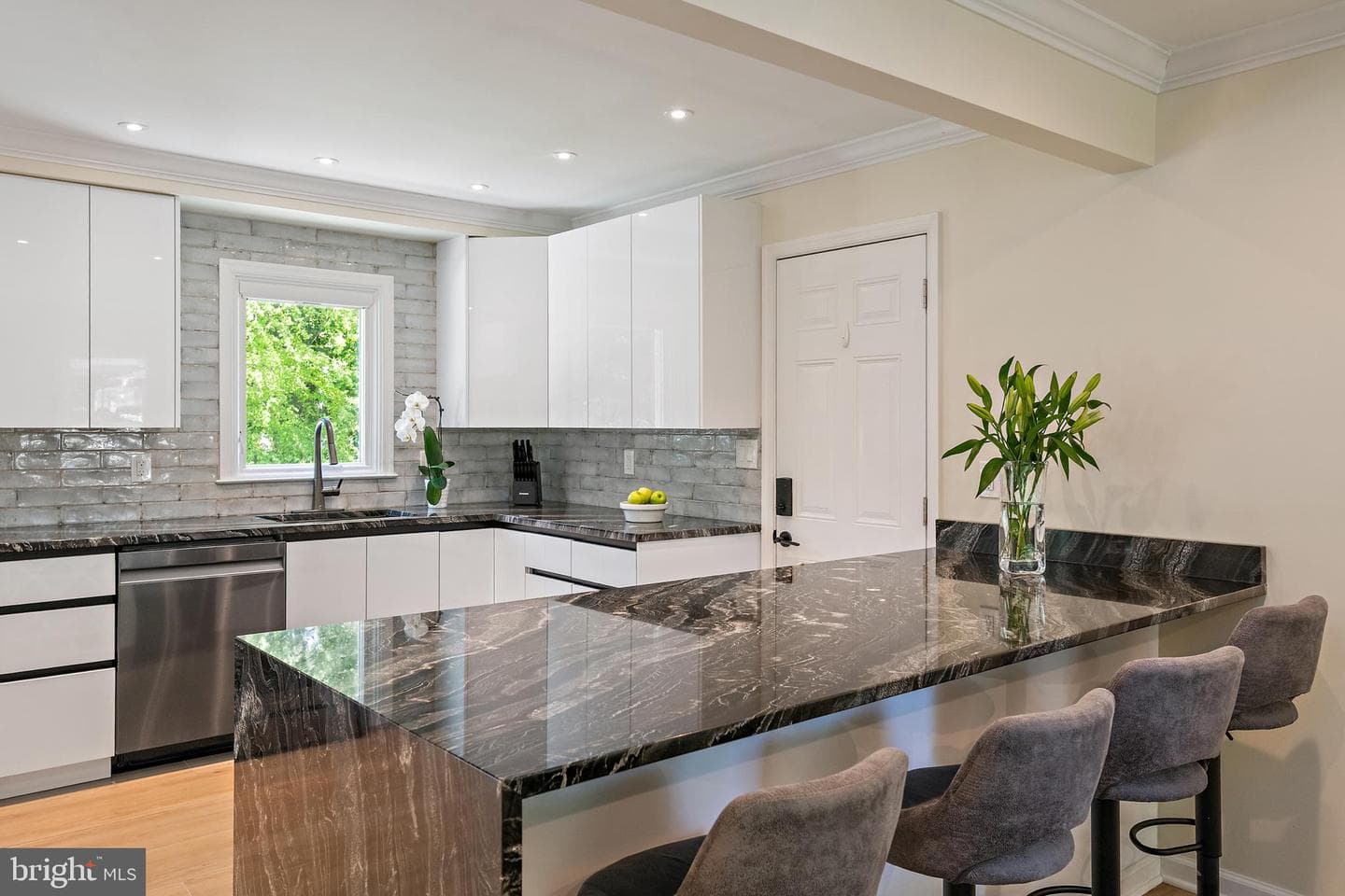 1126 Mainsail Drive photo 4