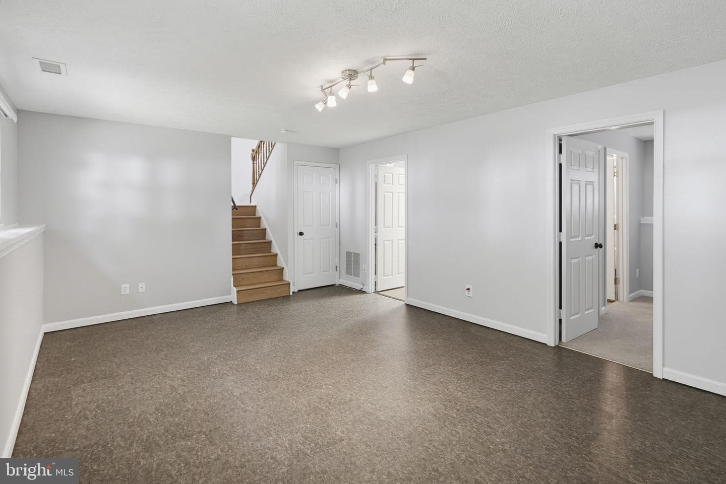 1431 Fairbanks Drive photo 28