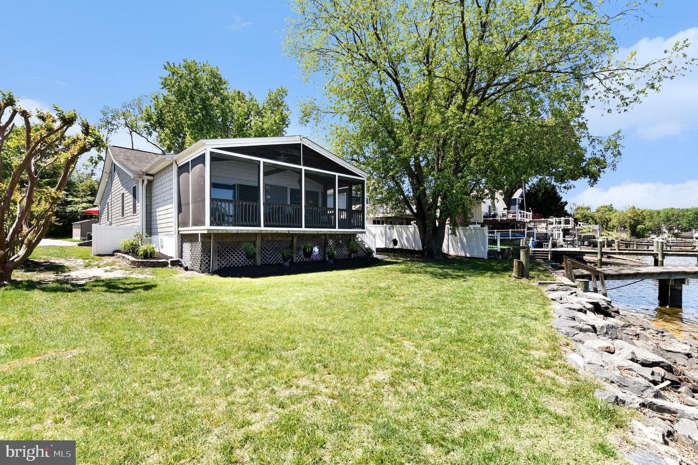 1069 Locust Drive photo 4