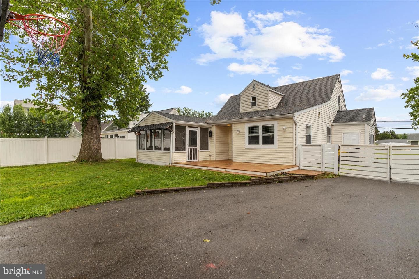 16 Virginia Avenue photo 41