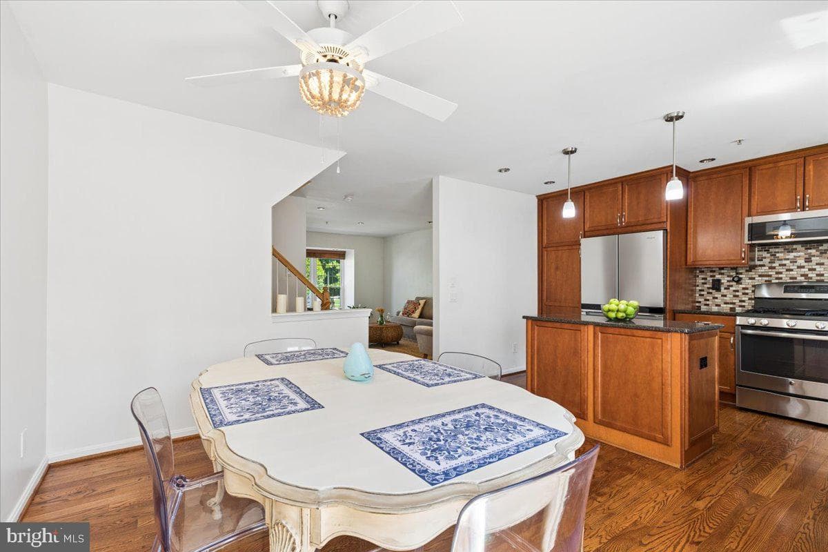 211 Gray Fox Court photo 9