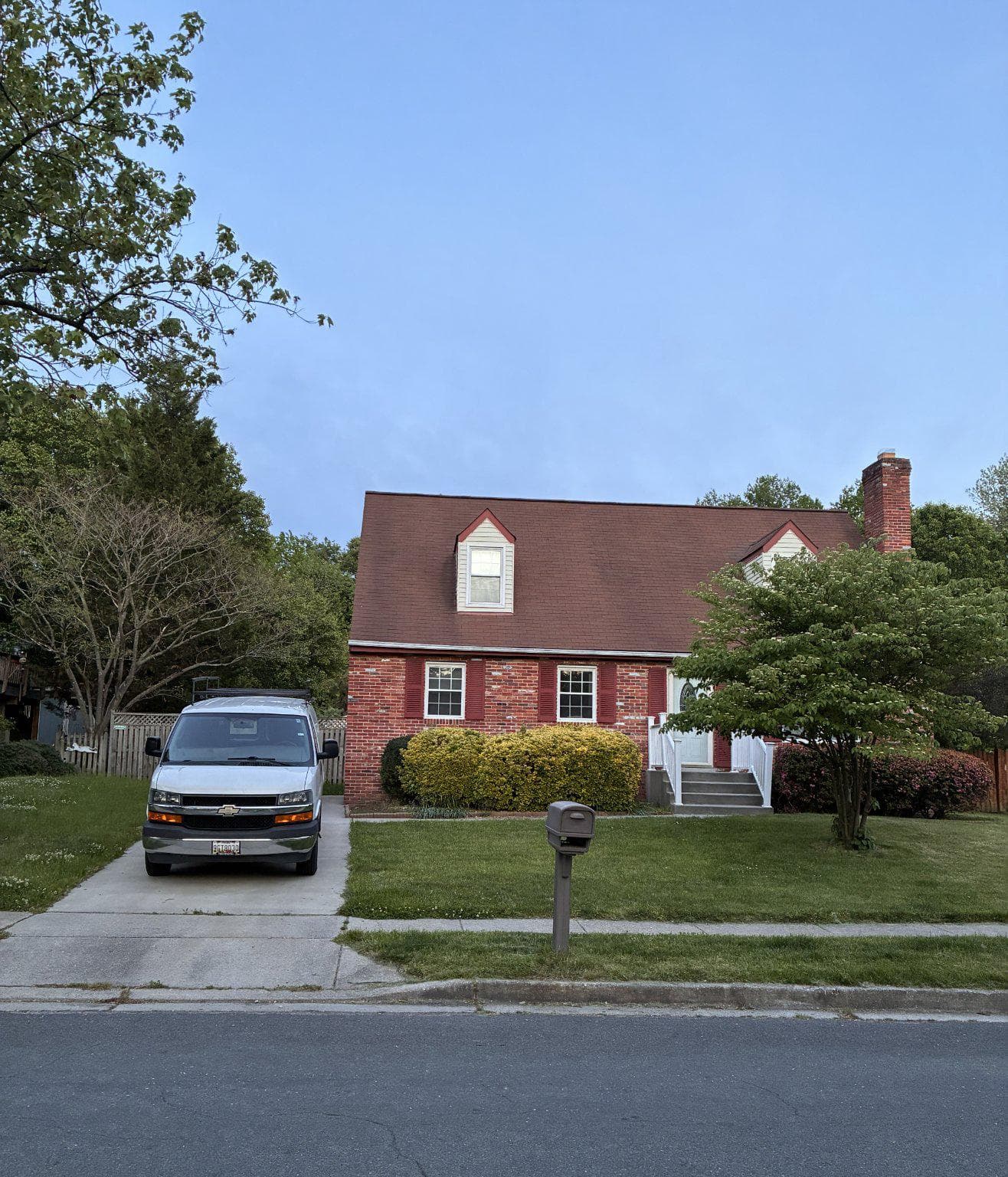919 S Truro Lane photo 2