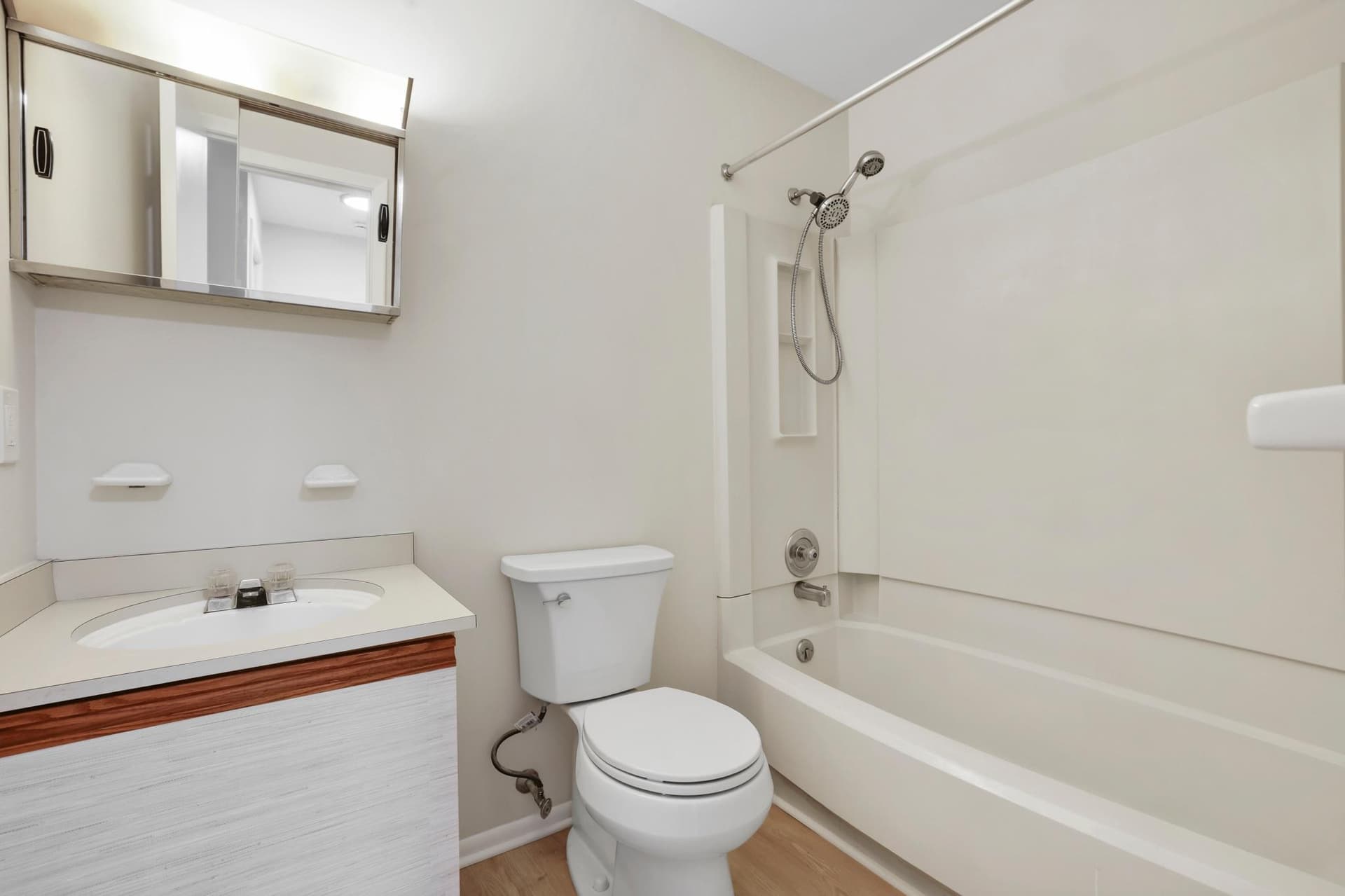 1608 Woodtree Court W photo 17