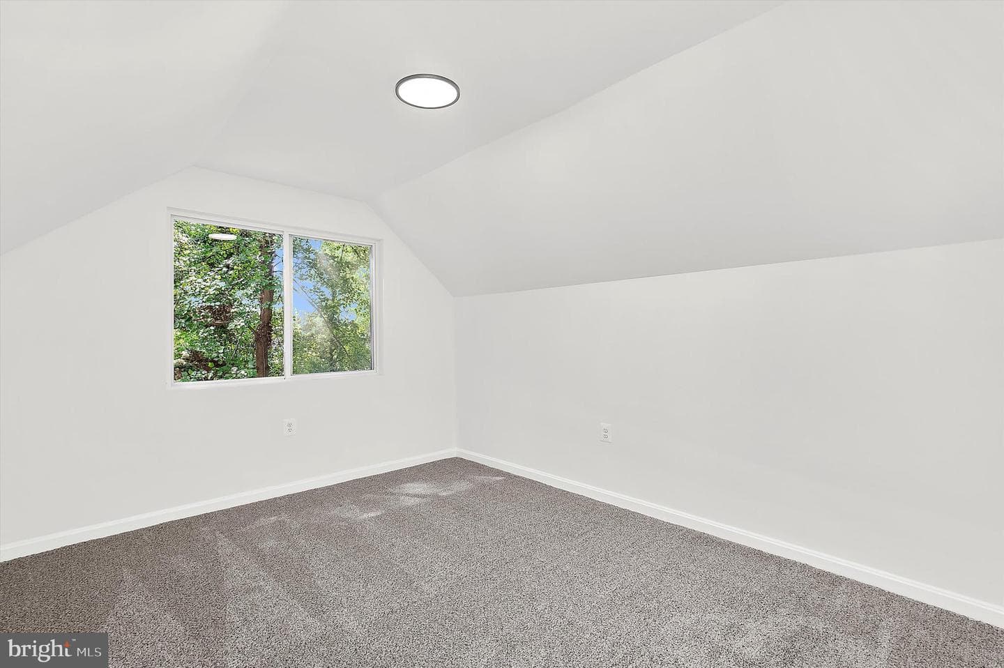 19 Vista Avenue photo 30