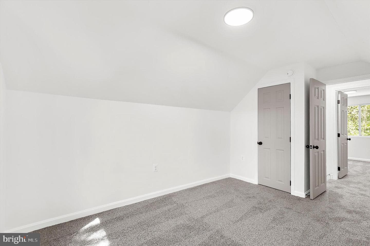 19 Vista Avenue photo 31