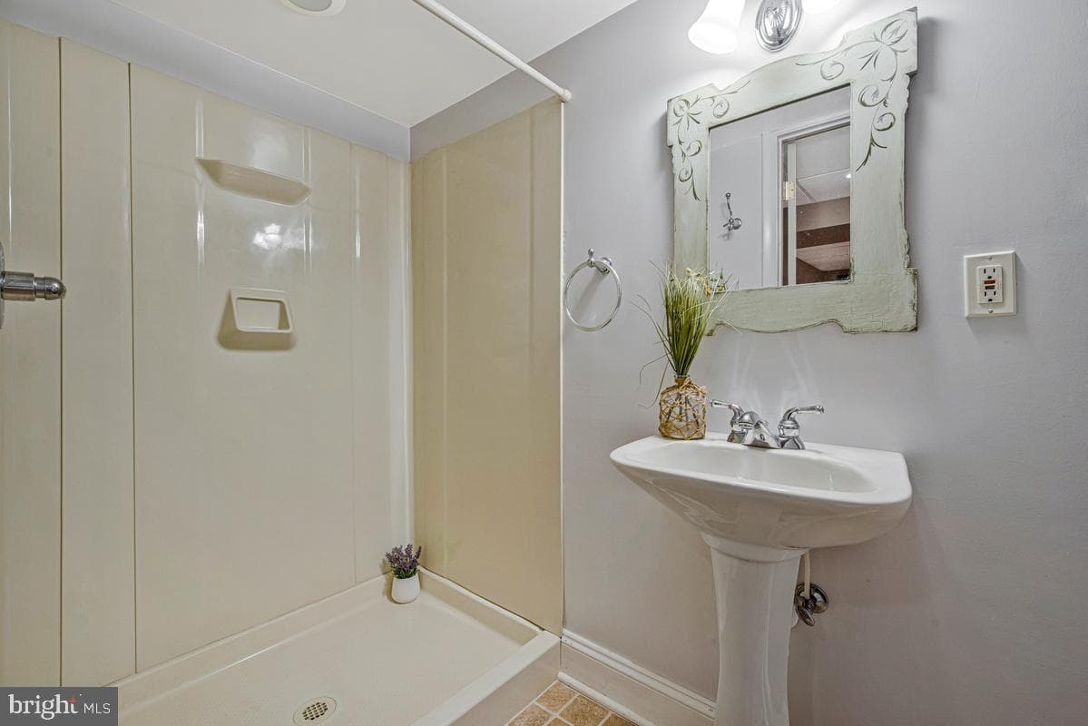 26 Kempton Road photo 17