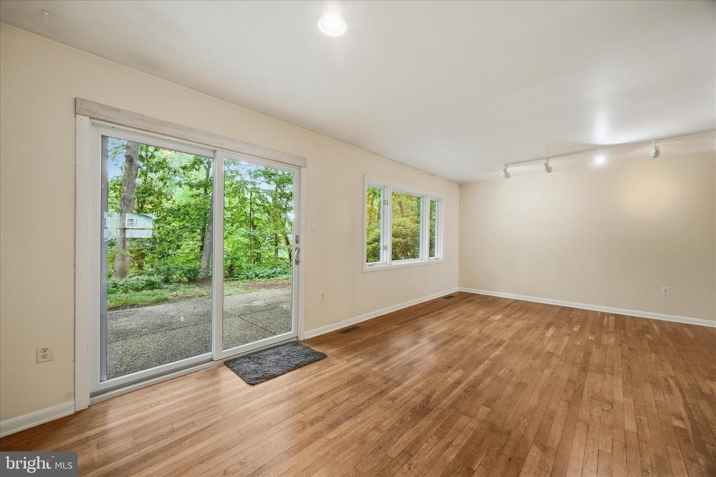 1402 Catlyn Place photo 9
