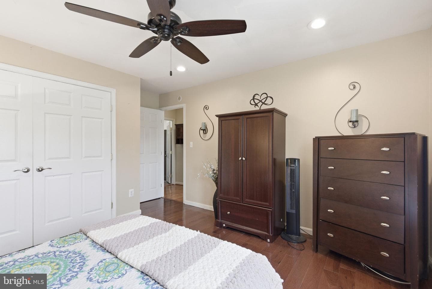 1071 Kings Road photo 13