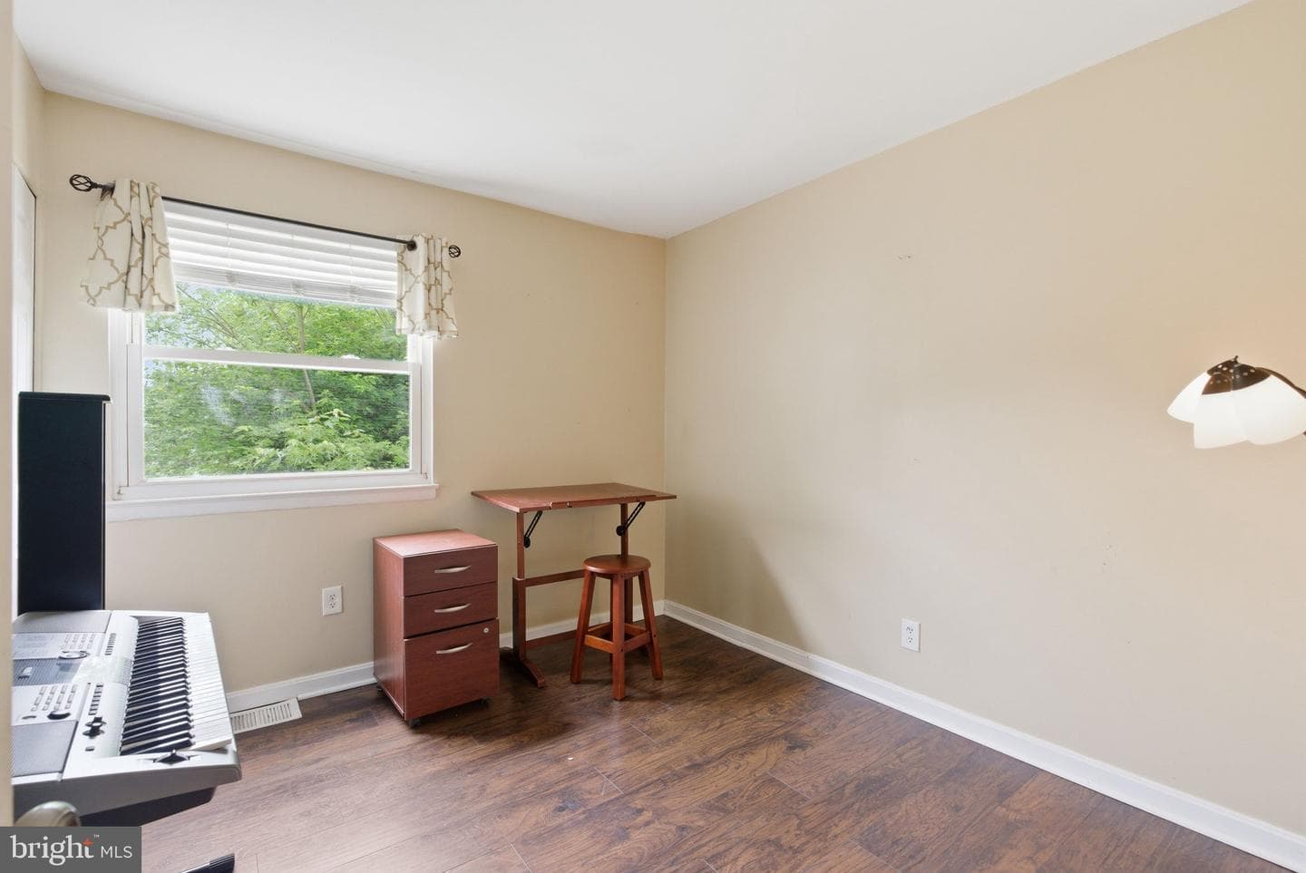 1071 Kings Road photo 18