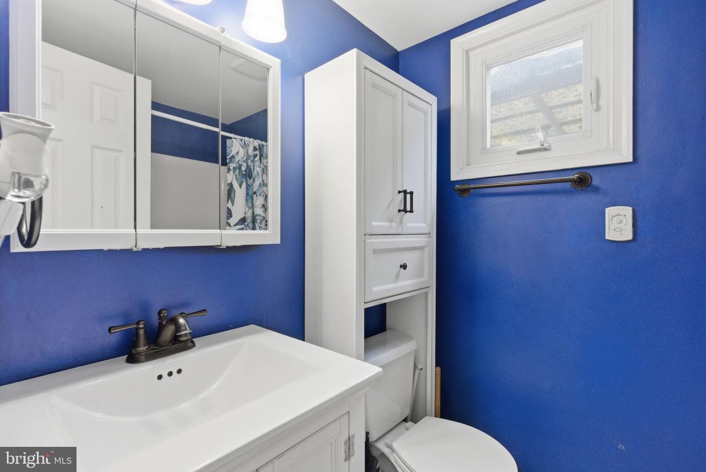 1071 Kings Road photo 22