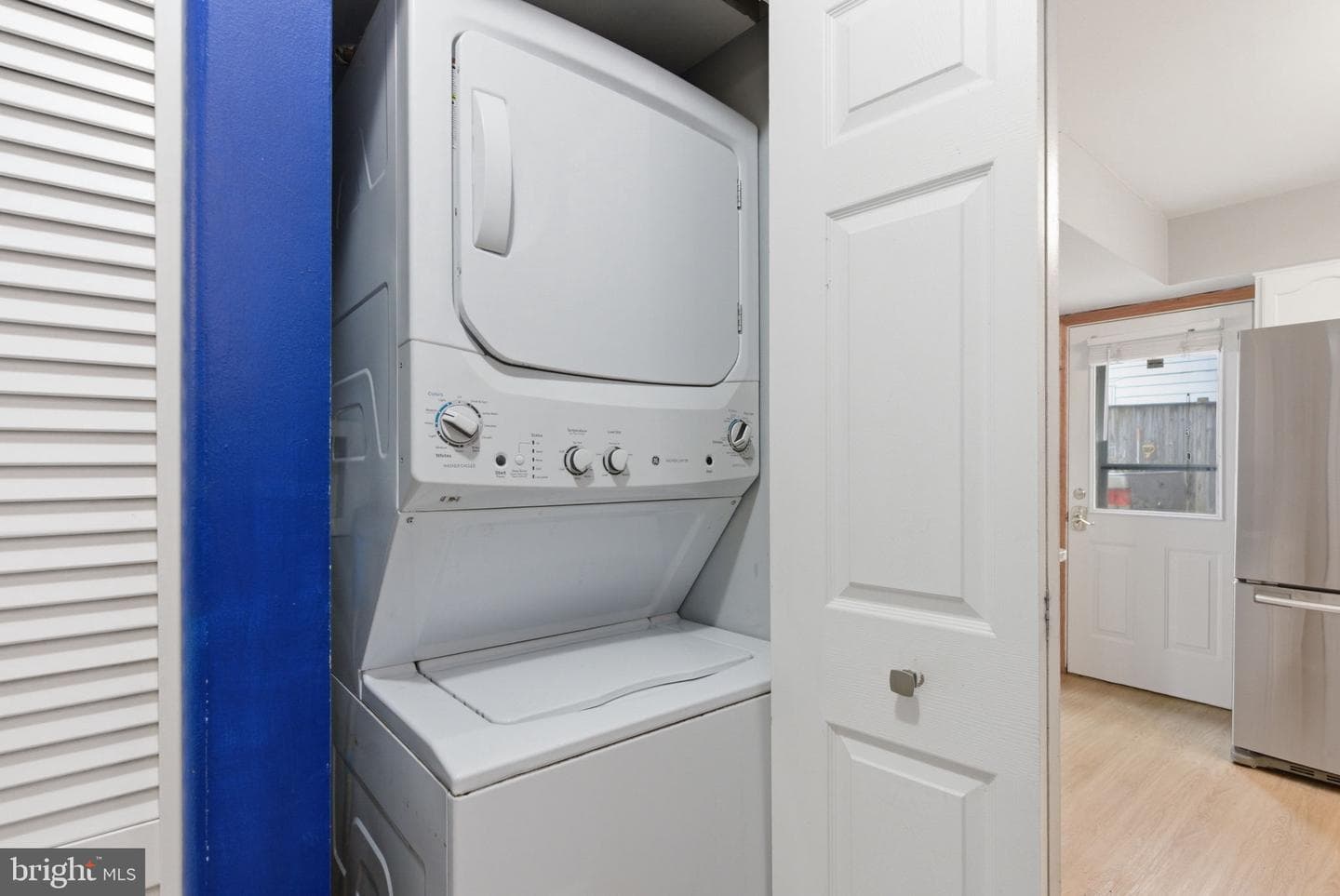 1071 Kings Road photo 24