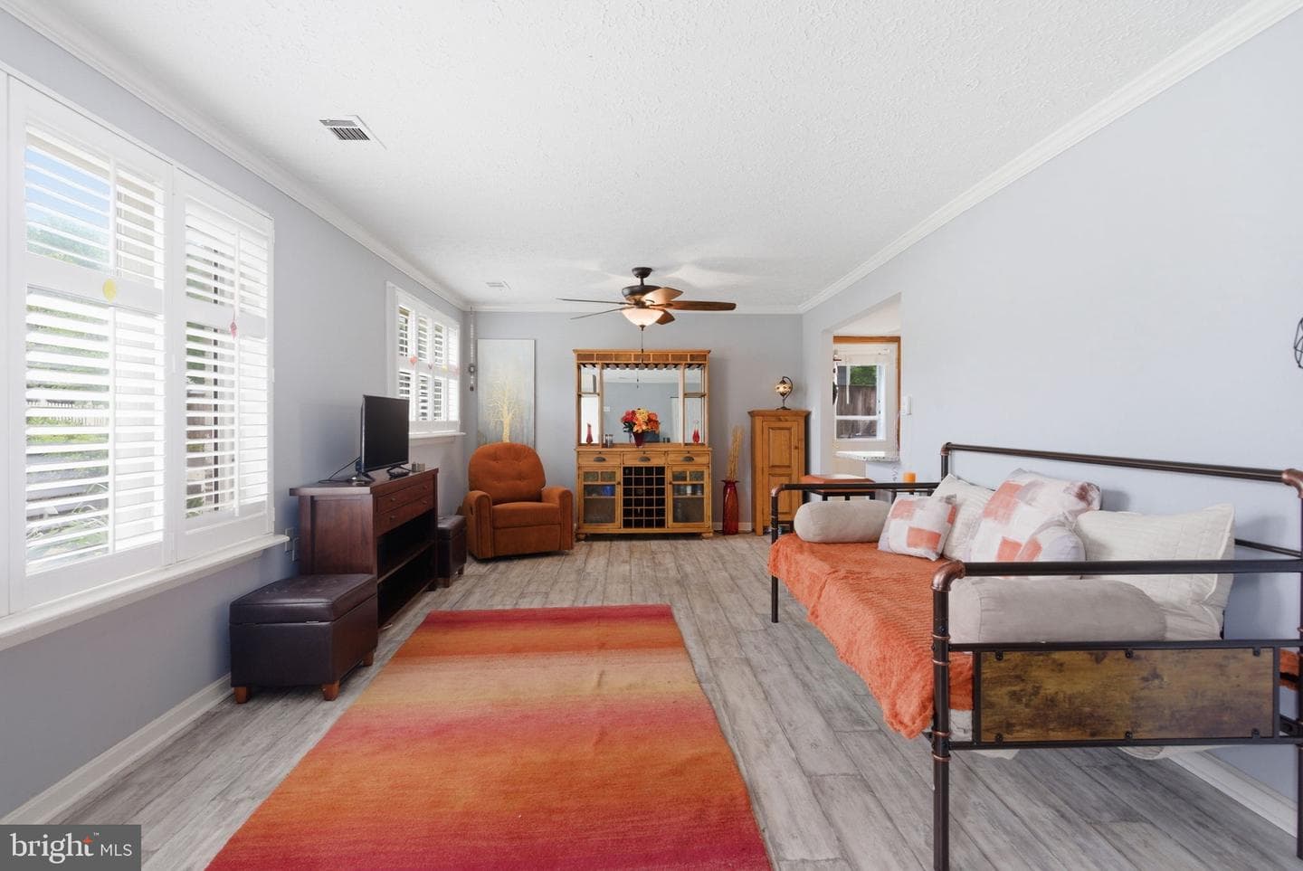 1071 Kings Road photo 3