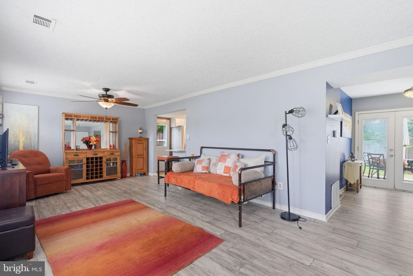 1071 Kings Road photo 4