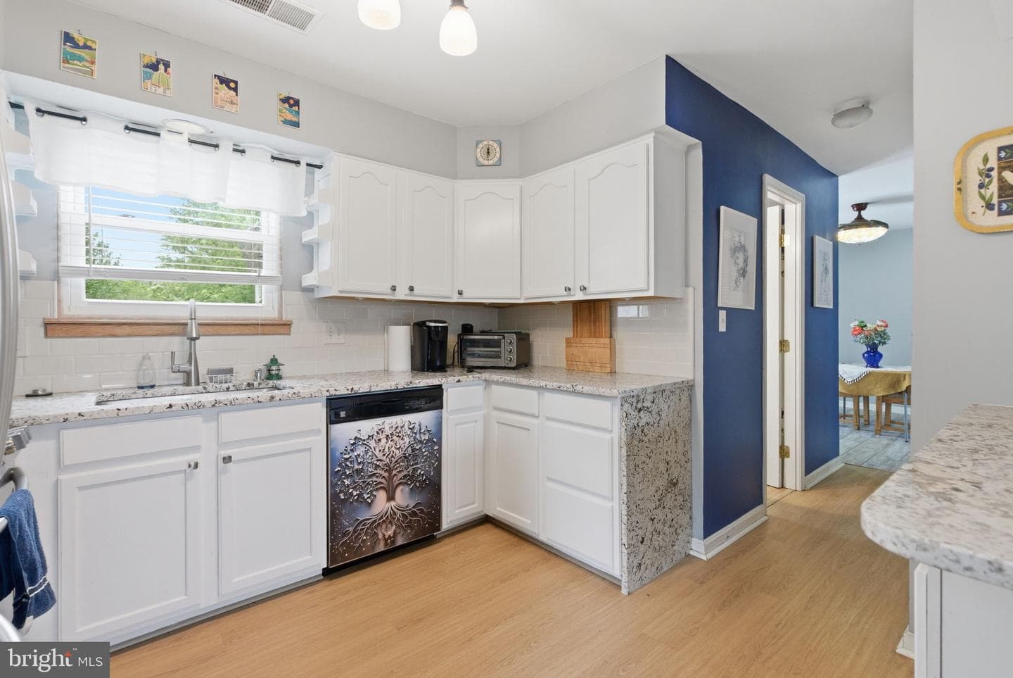 1071 Kings Road photo 7