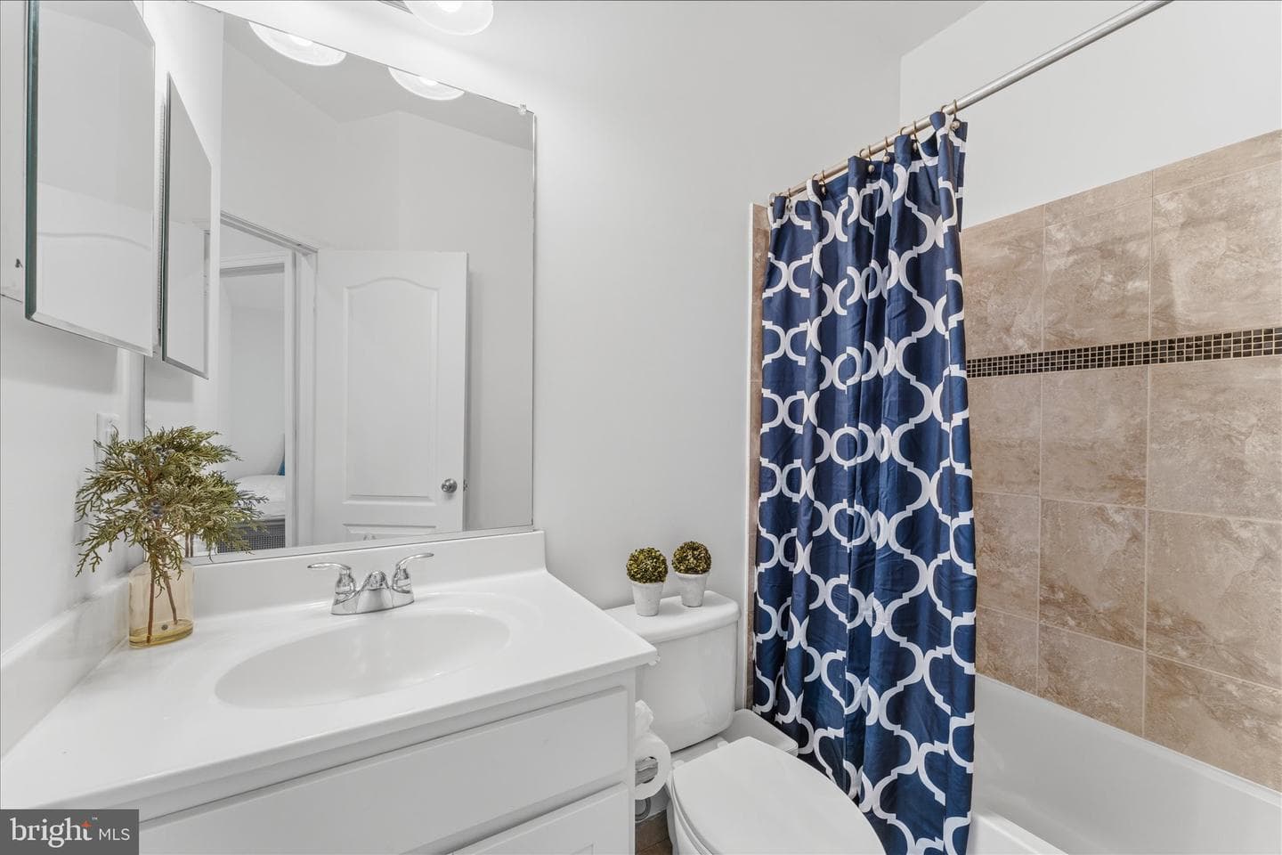 607 S Cherry Grove Avenue photo 26