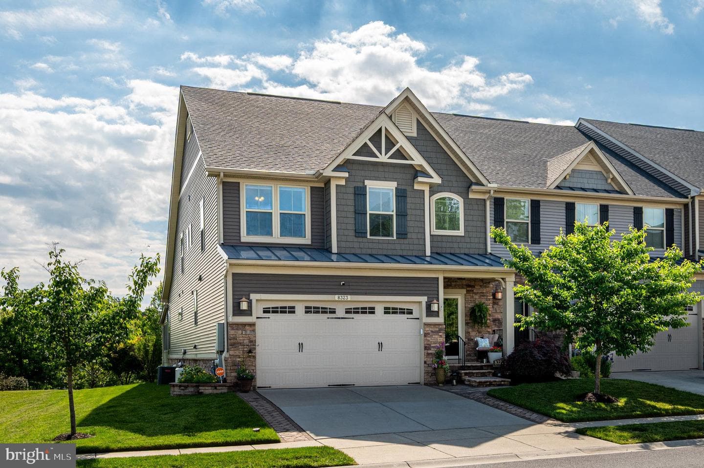 8323 Pondview Drive photo 2