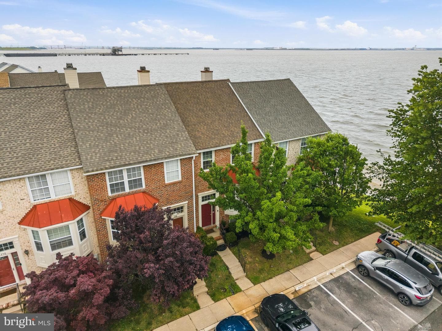 1360 River Bank photo 2