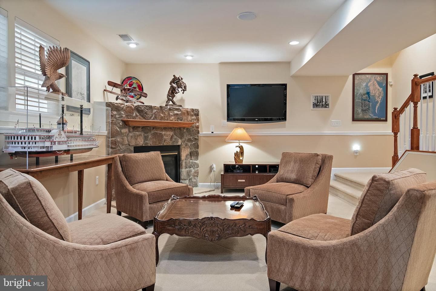 216 Bowen Court photo 37