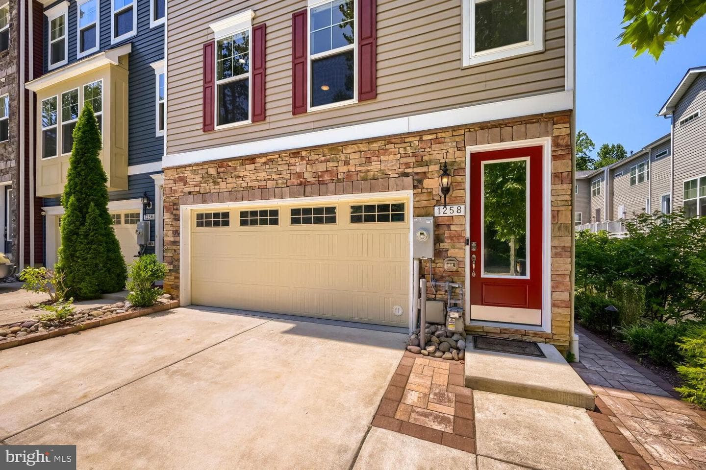1258 Hickory Hill Circle photo 3