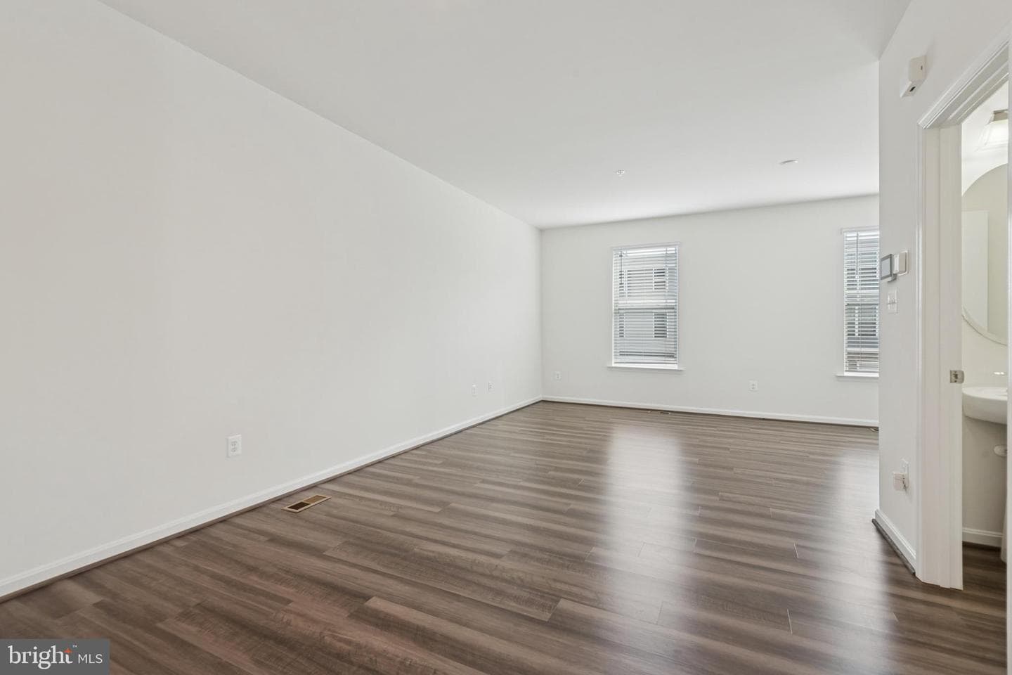 7825 Wolf Run Lane photo 12