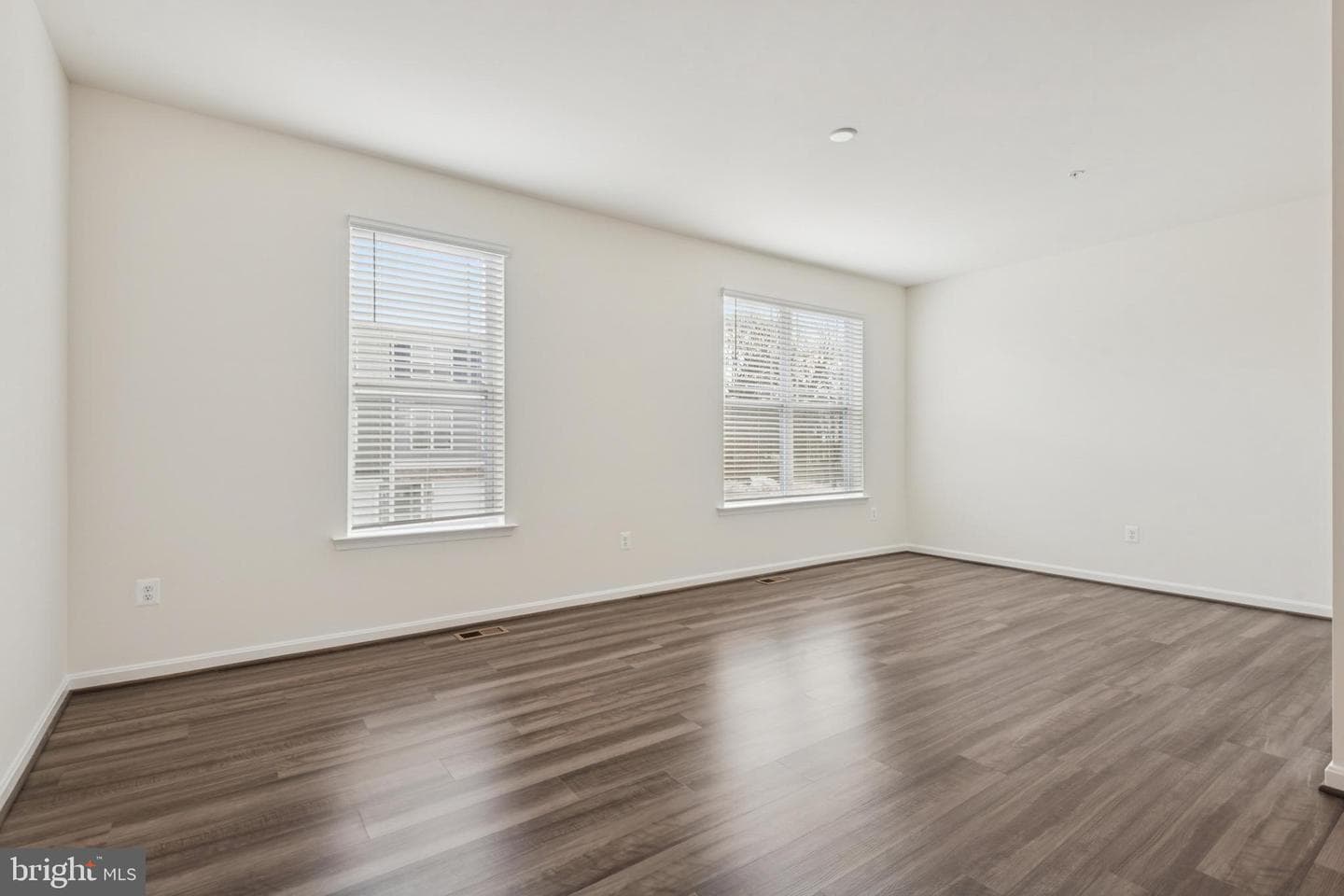 7825 Wolf Run Lane photo 14