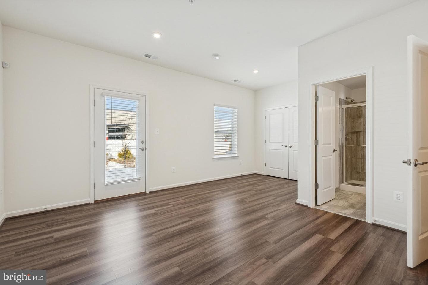 7825 Wolf Run Lane photo 30