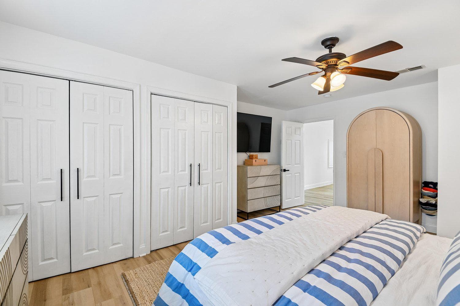 241 Edgewater Drive photo 26