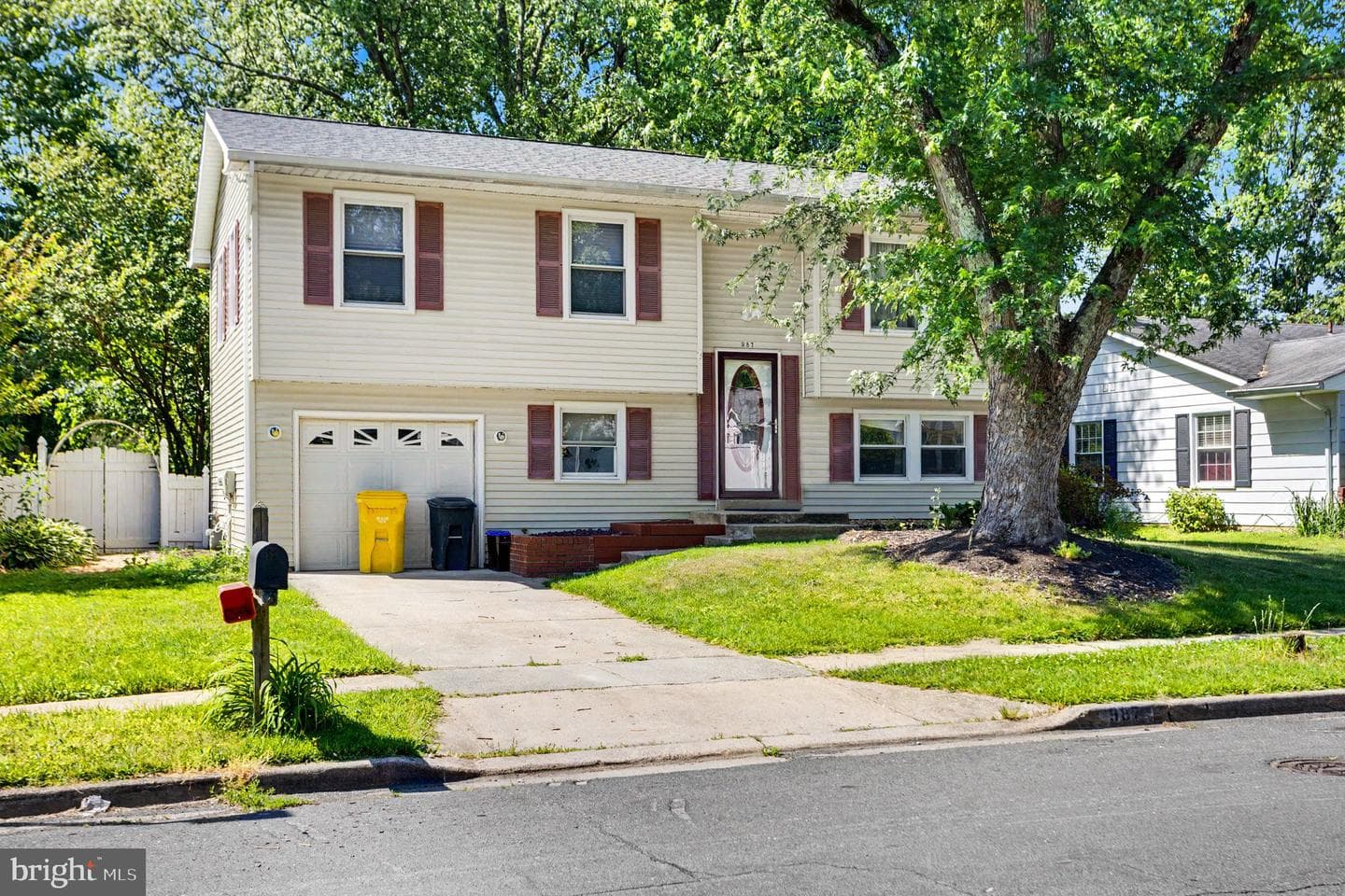 987 Summer Hill Dr photo 2