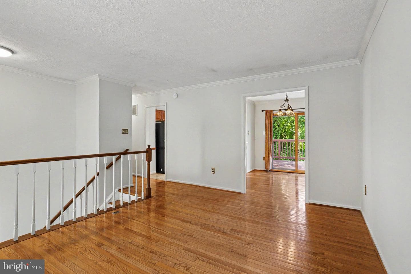 987 Summer Hill Dr photo 4