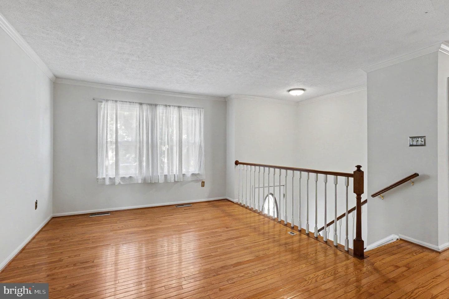 987 Summer Hill Dr photo 5