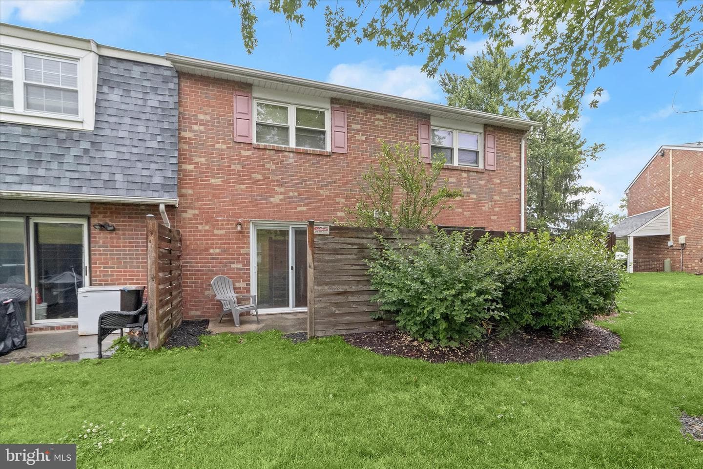 563 Belmawr Place photo 16