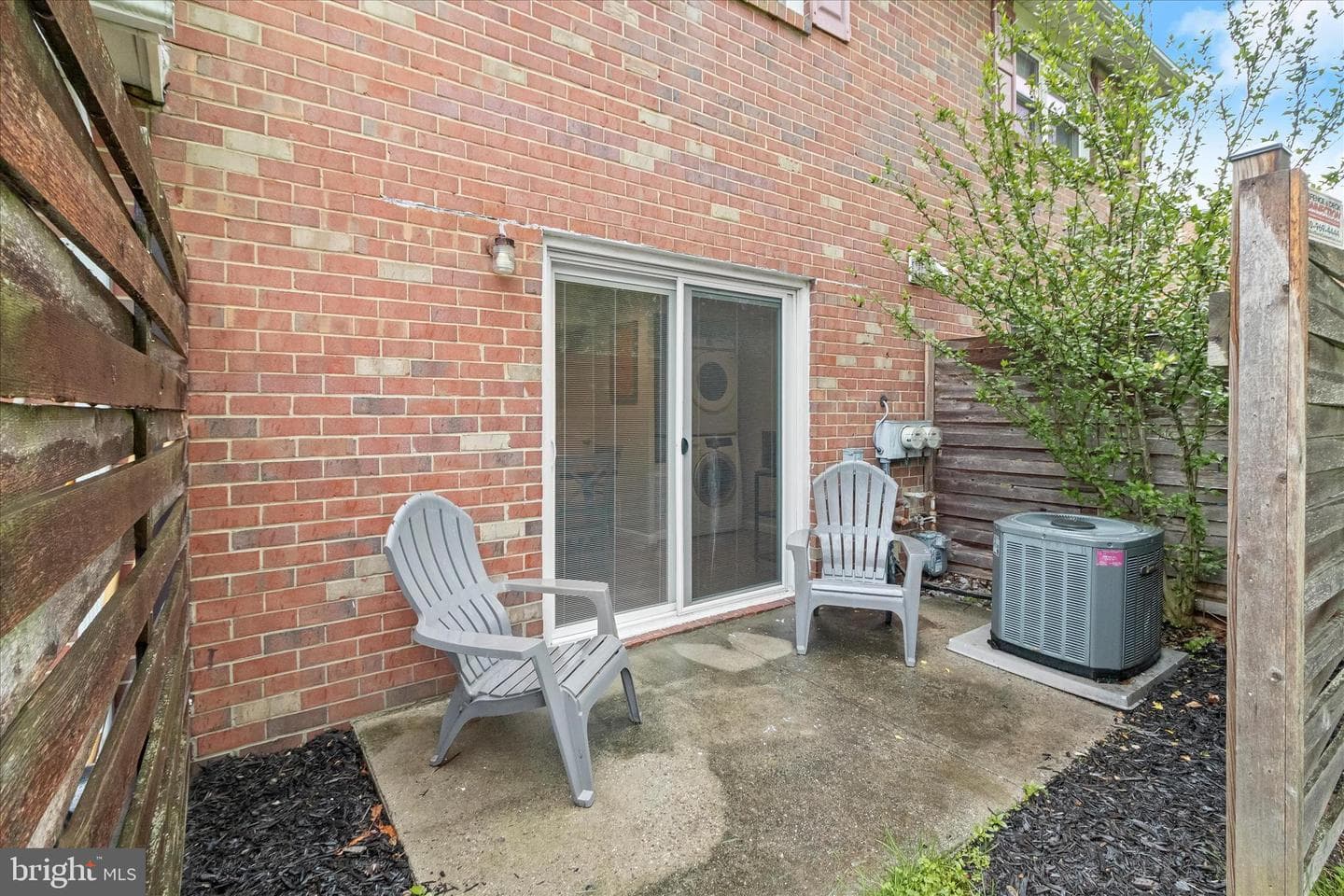 563 Belmawr Place photo 17